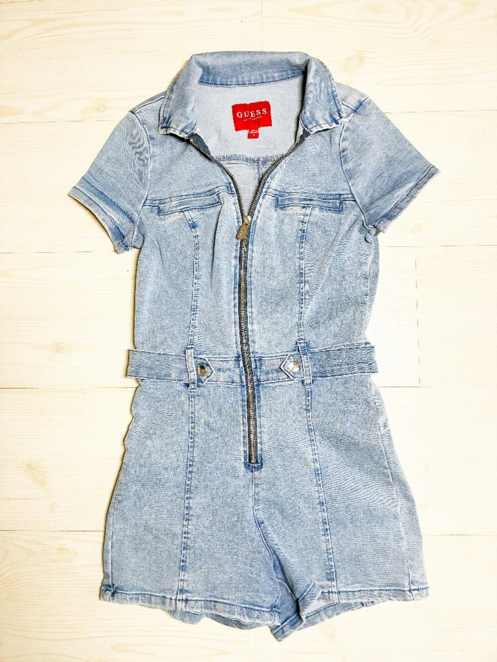 GUESS Tinsley Collared Denim Romper Size S Light Wash Zip-Front Belted Jumpsuit